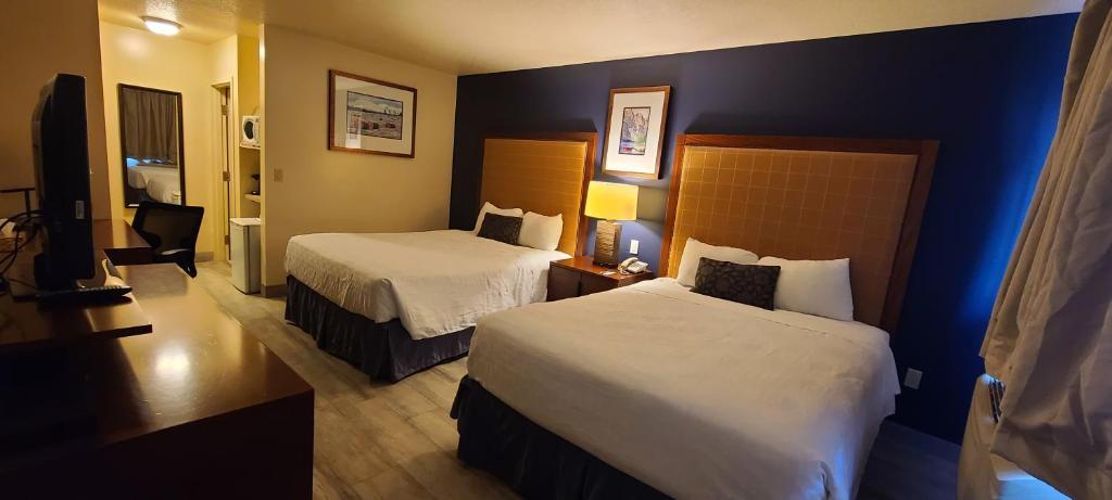 Empire Inn & Suites Penhold Экстерьер фото