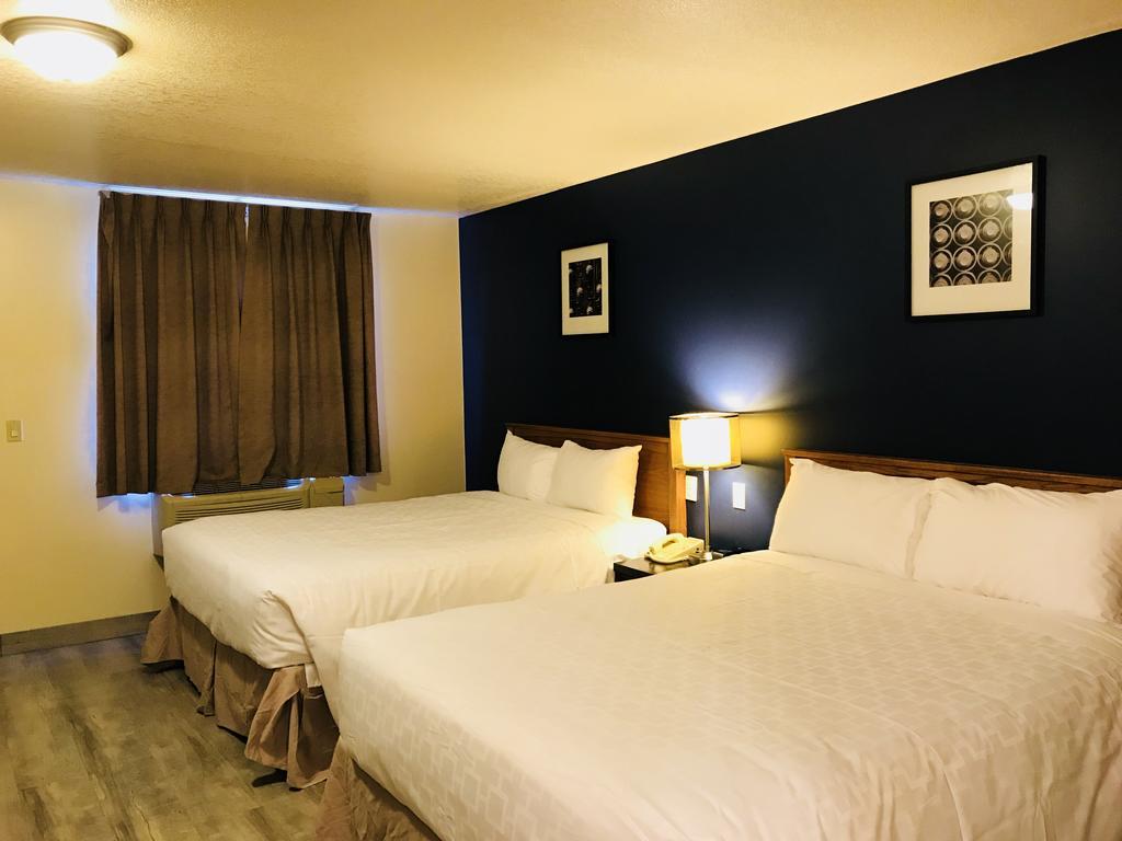 Empire Inn & Suites Penhold Экстерьер фото
