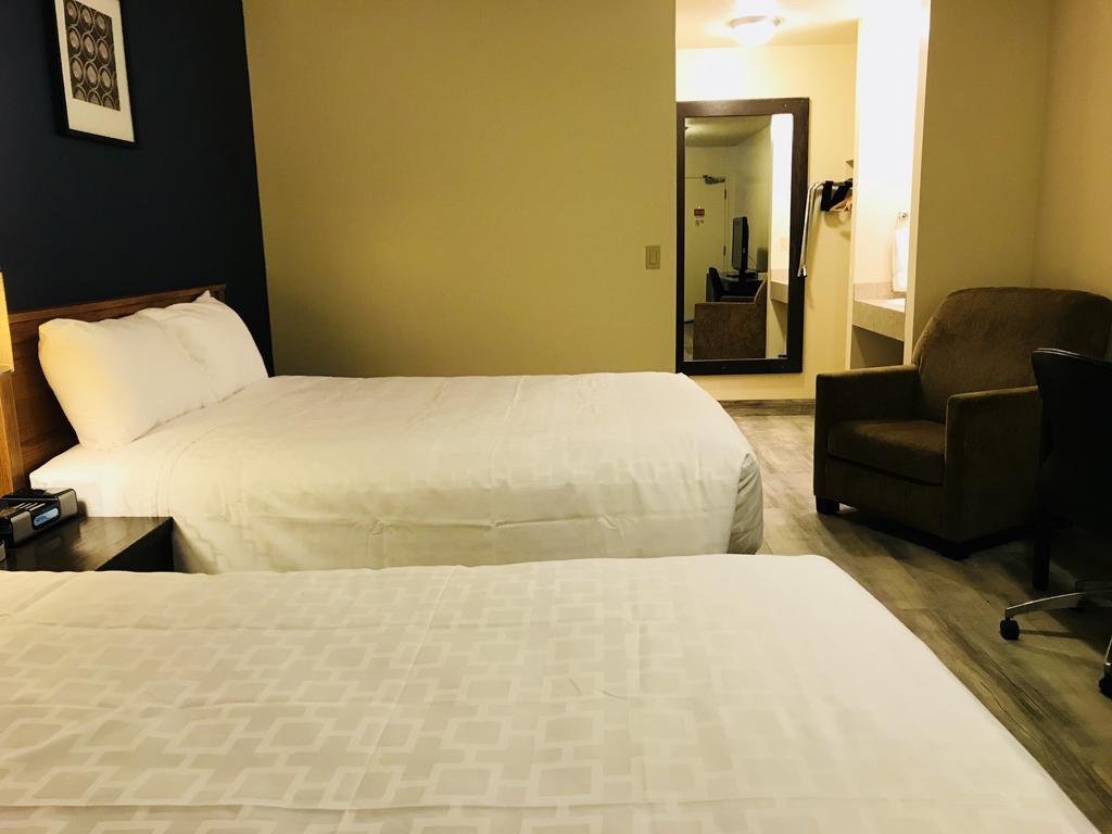 Empire Inn & Suites Penhold Экстерьер фото