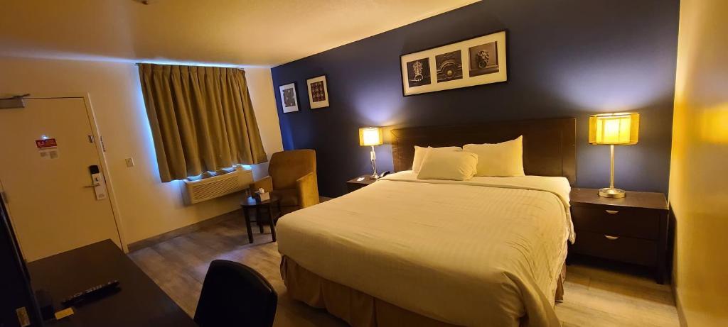 Empire Inn & Suites Penhold Экстерьер фото