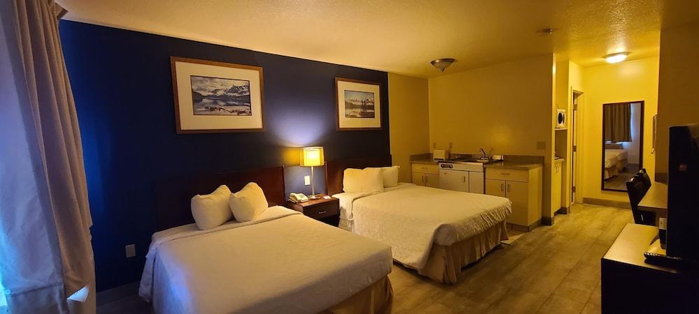 Empire Inn & Suites Penhold Экстерьер фото