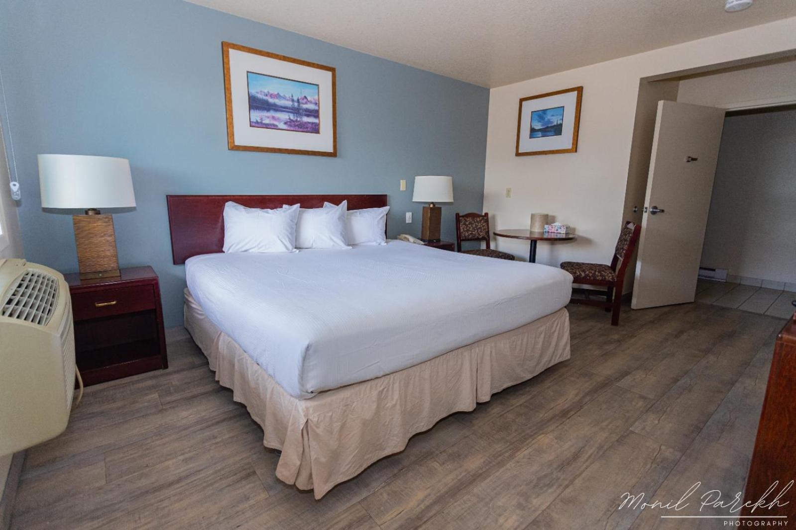 Empire Inn & Suites Penhold Экстерьер фото