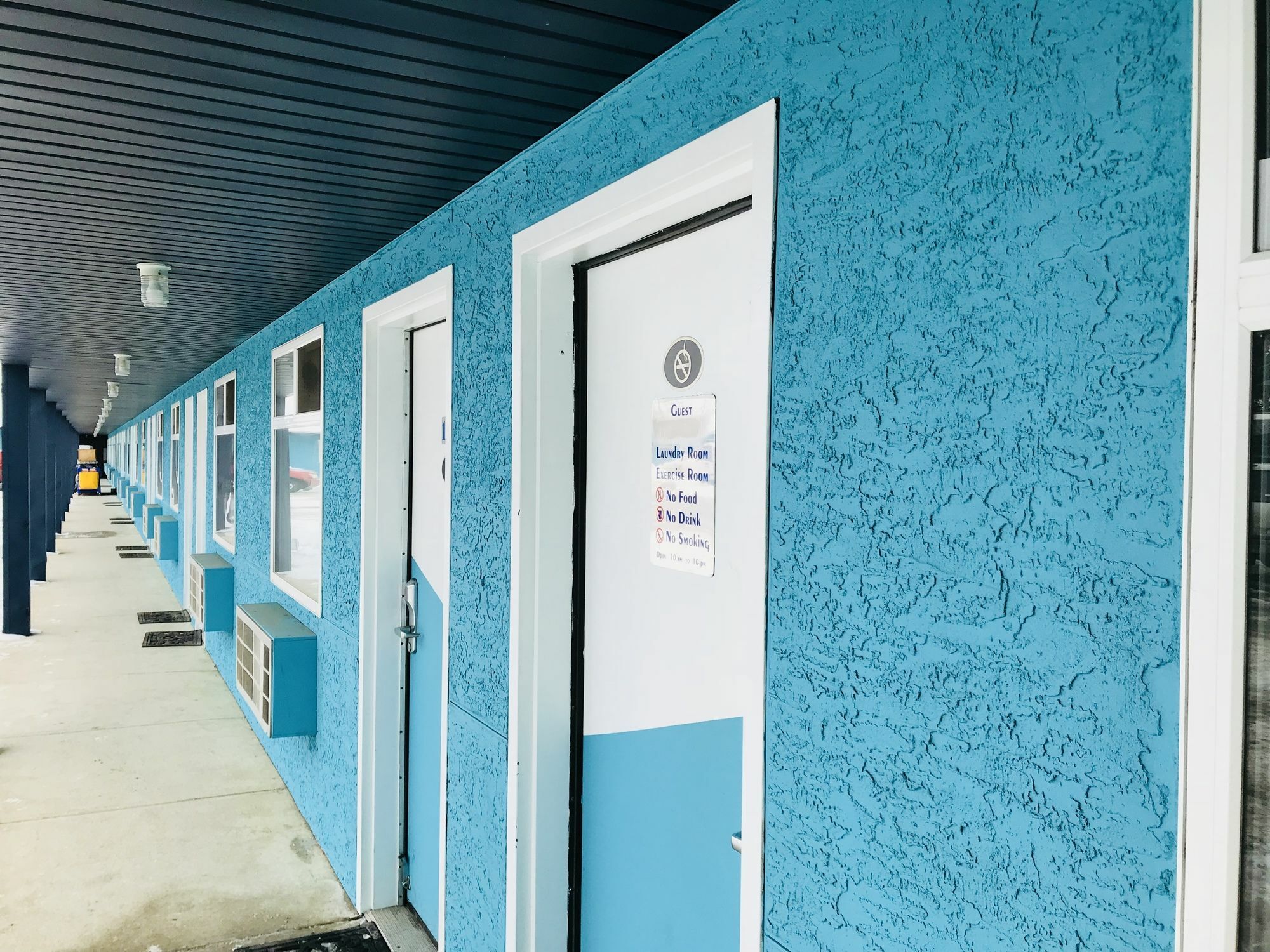Empire Inn & Suites Penhold Экстерьер фото